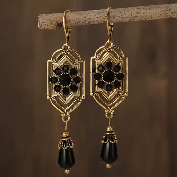 Vintage Marquis Bordo Gold Brass Earrings - Picture 2 of 9